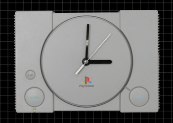 Переспать с ностальгией - в Японии выпустят подушку и настенные часы в форме PlayStation