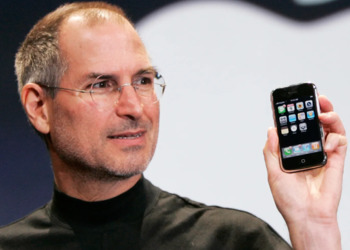 iPod с телефонными кнопками: Появились фото прототипа первого iPhone от Apple