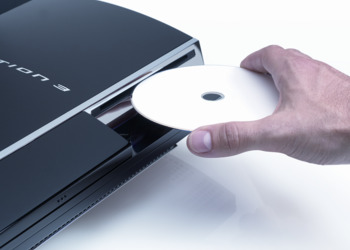 Всё дело в лазере — копеечный компонент задержал выпуск PlayStation 3 на год
