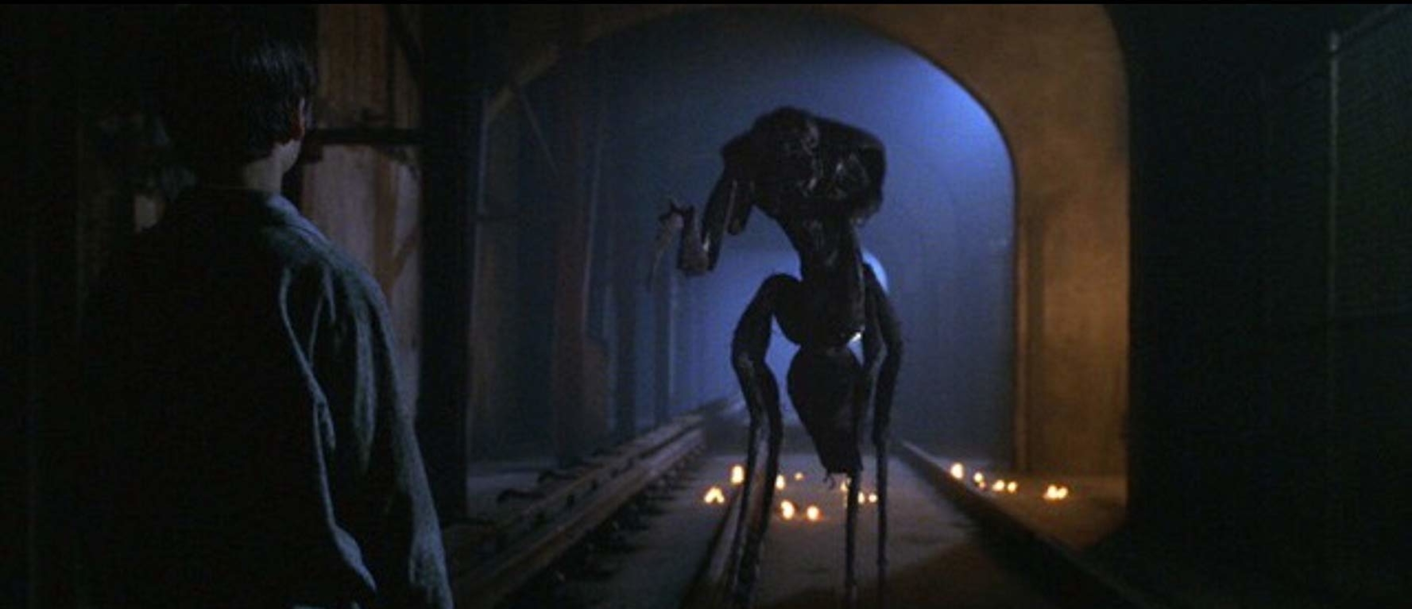 Монстр похищающий детей. Мутанты Гильермо дель Торо, 1997. Мутанты (1997, реж. Г.дель Торо).