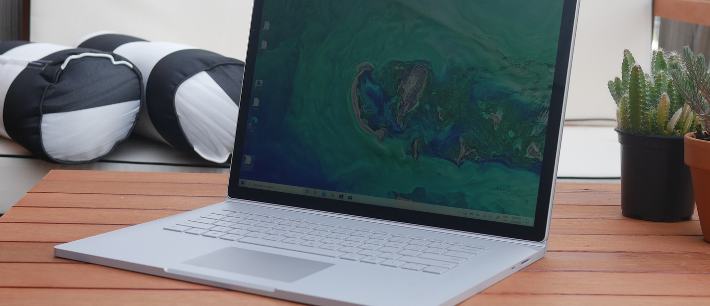 О прочности наглядно: ноутбук Microsoft Surface Book спас жизнь своему владельцу