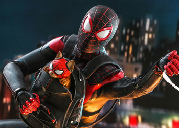 Hot Toys показала фигурку Майлза Моралеса с котом-пауком из новой игры Insomniac Games
