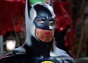 Классический логотип Бэтмена в исполнении Майкла Китона на свежем кадре фильма о Флэше
