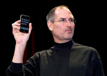 В 2011 году мог выйти iPhone nano — устройство упоминал в переписке Стив Джобс
