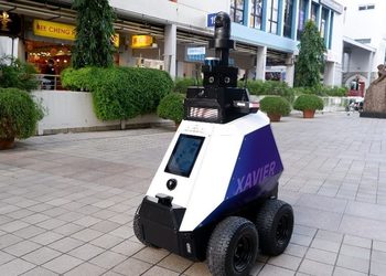Сингапур вывел на улицы роботов Xavier для патрулирования