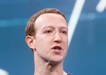 Плохой день для Цукерберга: Глобальный сбой интернета оставил людей без Facebook