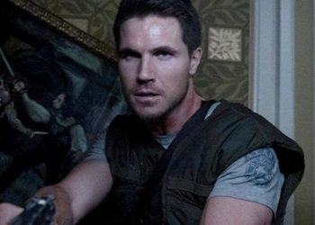 Исполнитель роли Криса играет в Resident Evil в новом ролике фильма 