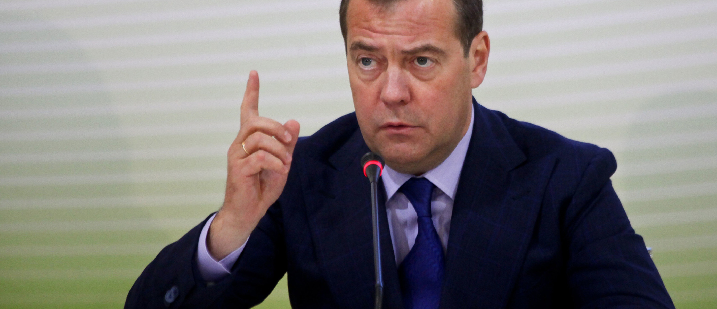 Медведев показал карту россии