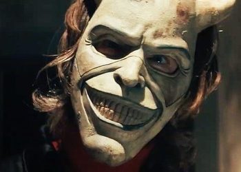 Итан Хоук в жутких масках в новом трейлере фильма ужасов 