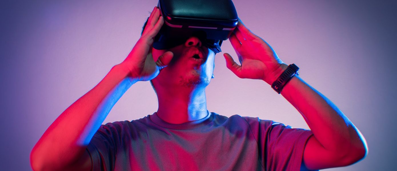 Инженеры создали VR-шлем, способный передавать ощущения от контакта с губами, ртом и языком