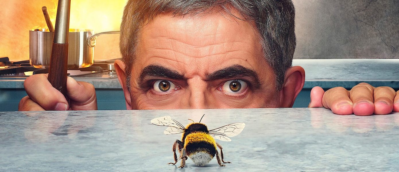 Netflix выпустила трейлер комедийного сериала «Человек против пчелы» с Роуэном Аткинсоном