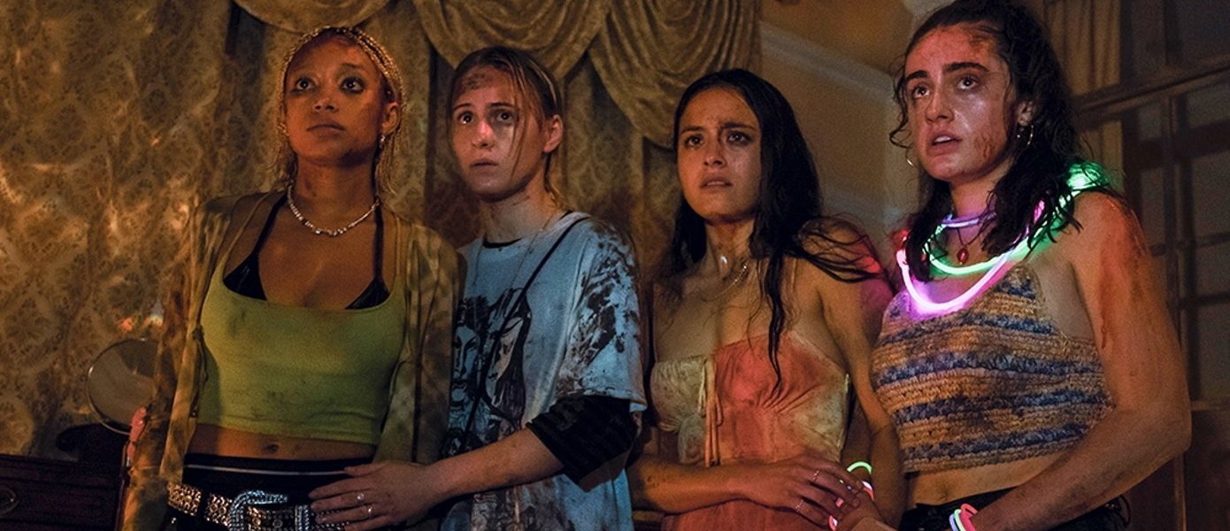 Молодежь играет в смертельную игру в трейлере слэшера Bodies Bodies Bodies