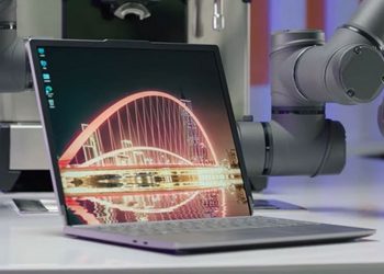 Lenovo представила ноутбук с растягивающимся экраном