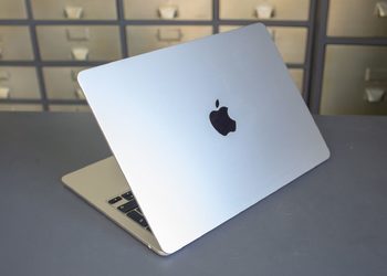 Продажи MacBook в России сократились в четыре раза