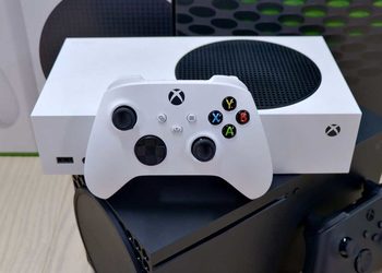 Microsoft анонсировала рождественский бандл Xbox Series S с Fortnite, Rocket League и Fall Guys за $299
