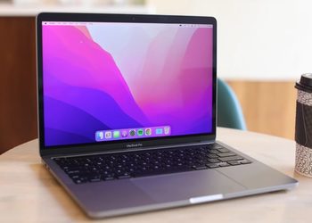 Bloomberg: Apple работает над MacBook с сенсорным экраном
