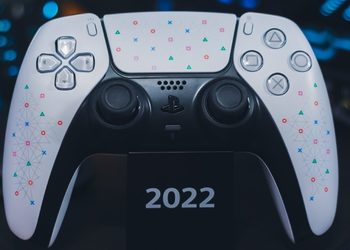 Sony подарила разработчикам уникальные контроллеры DualSense для PlayStation 5