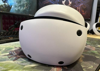 Sony показала распаковку PlayStation VR 2, а журналисты сравнили новый шлем с предшественником