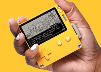 Необычная карманная консоль Playdate получила собственный цифровой магазин и скоро подорожает