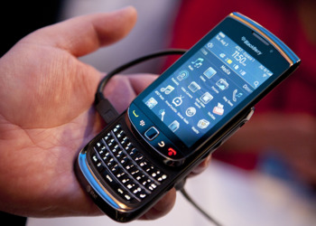 Джей Барушель и Гленн Хоуэртон в трейлере фильма про компанию BlackBerry