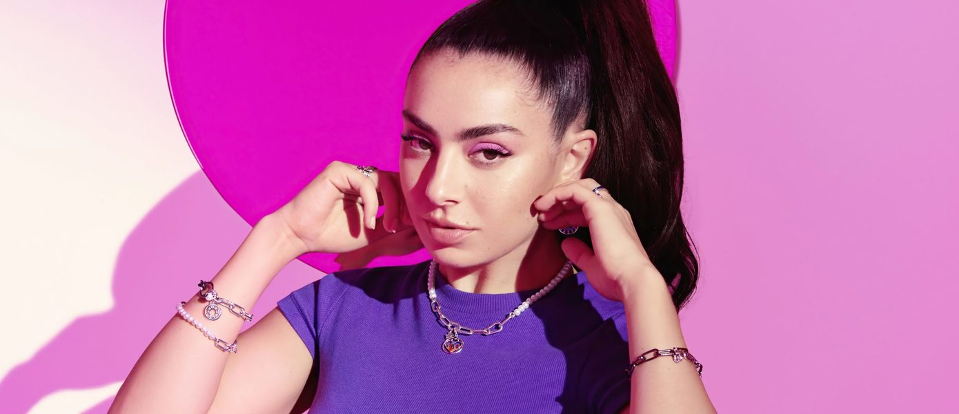 Певица Charli XCX снимется в ребуте хоррора 