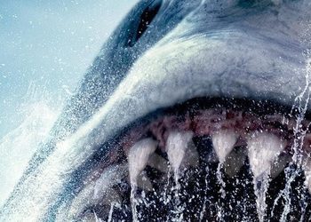 Гигантская акула с острыми зубами на новых постерах фильма 