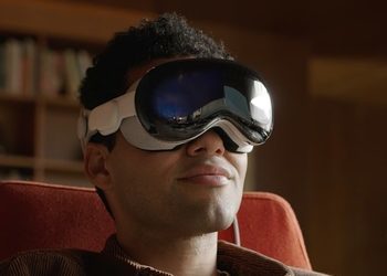 СМИ: Apple готовит более доступную версию AR-очков Vision Pro