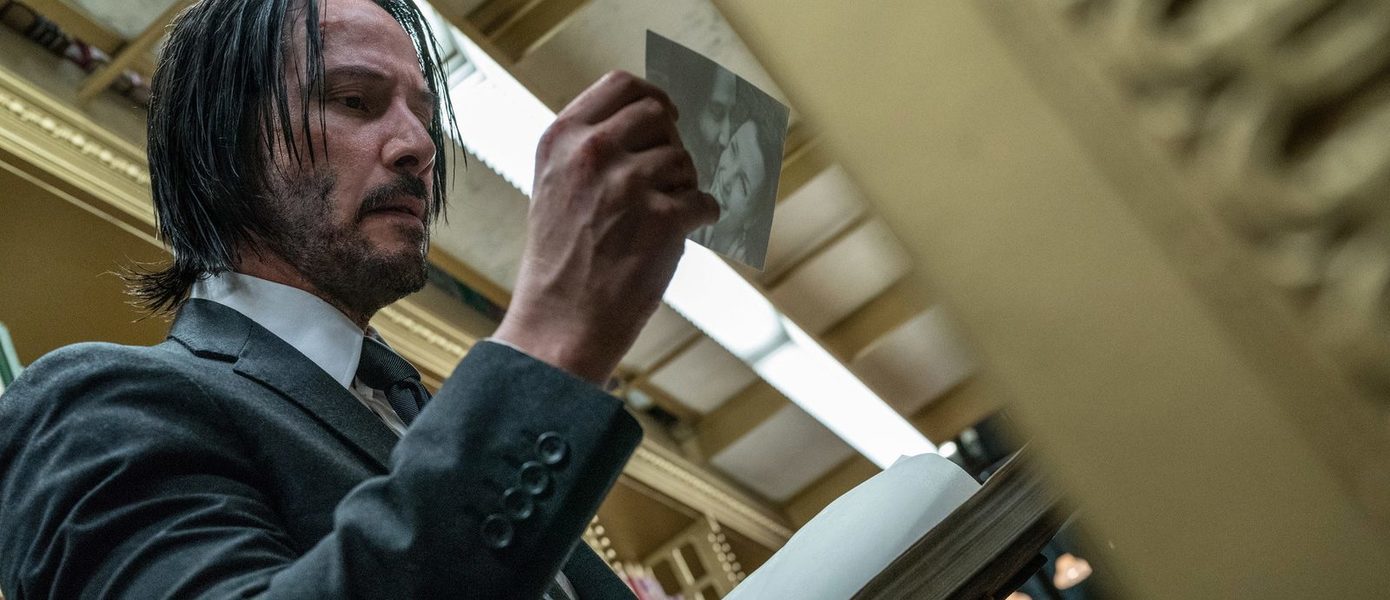 Мел Гибсон и молодые Уинстон и Харон на кадрах сериала