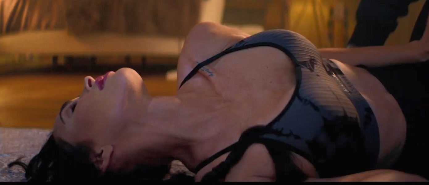 Секс с Меган Фокс, мордобои и взрывы в трейлере фильма 
