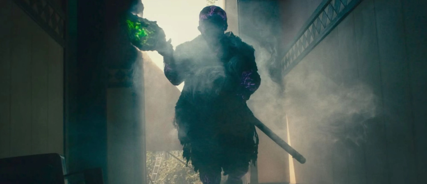 Токсичный мститель жестоко расправляется с преступниками в первом трейлере фильма с Питером Динклэйджем