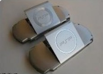 PSP-3000 VS. PSP-2000!