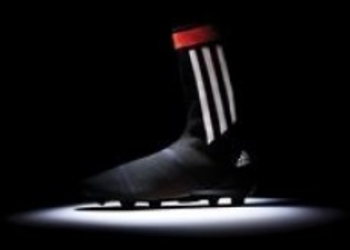 На шаг впереди: adidas представляет первые в мире трикотажные бутсы, совмещенные с гетрами