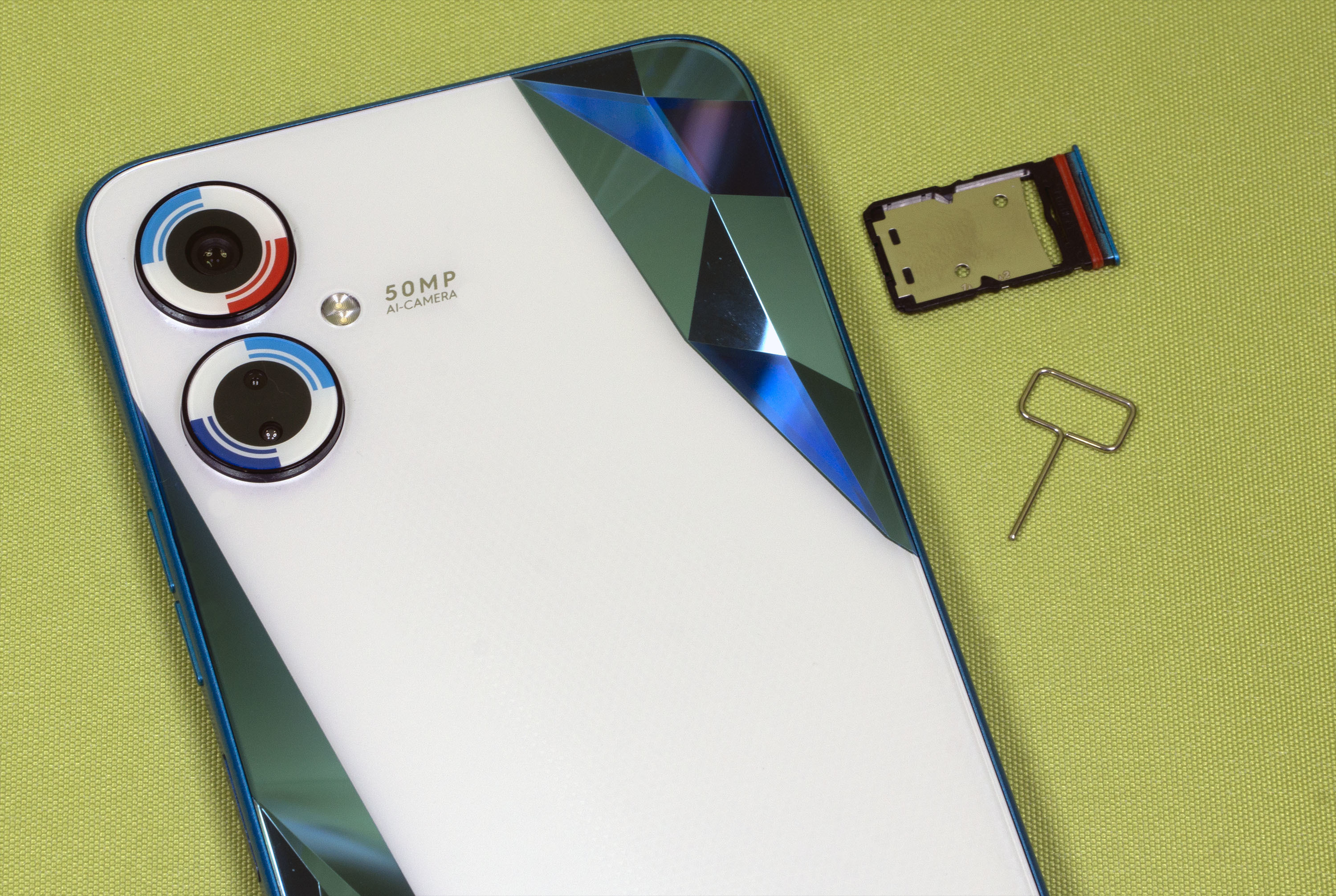 Обзор смартфона Tecno Spark 9 Pro Sport Edition с необычным дизайном |  GameMAG