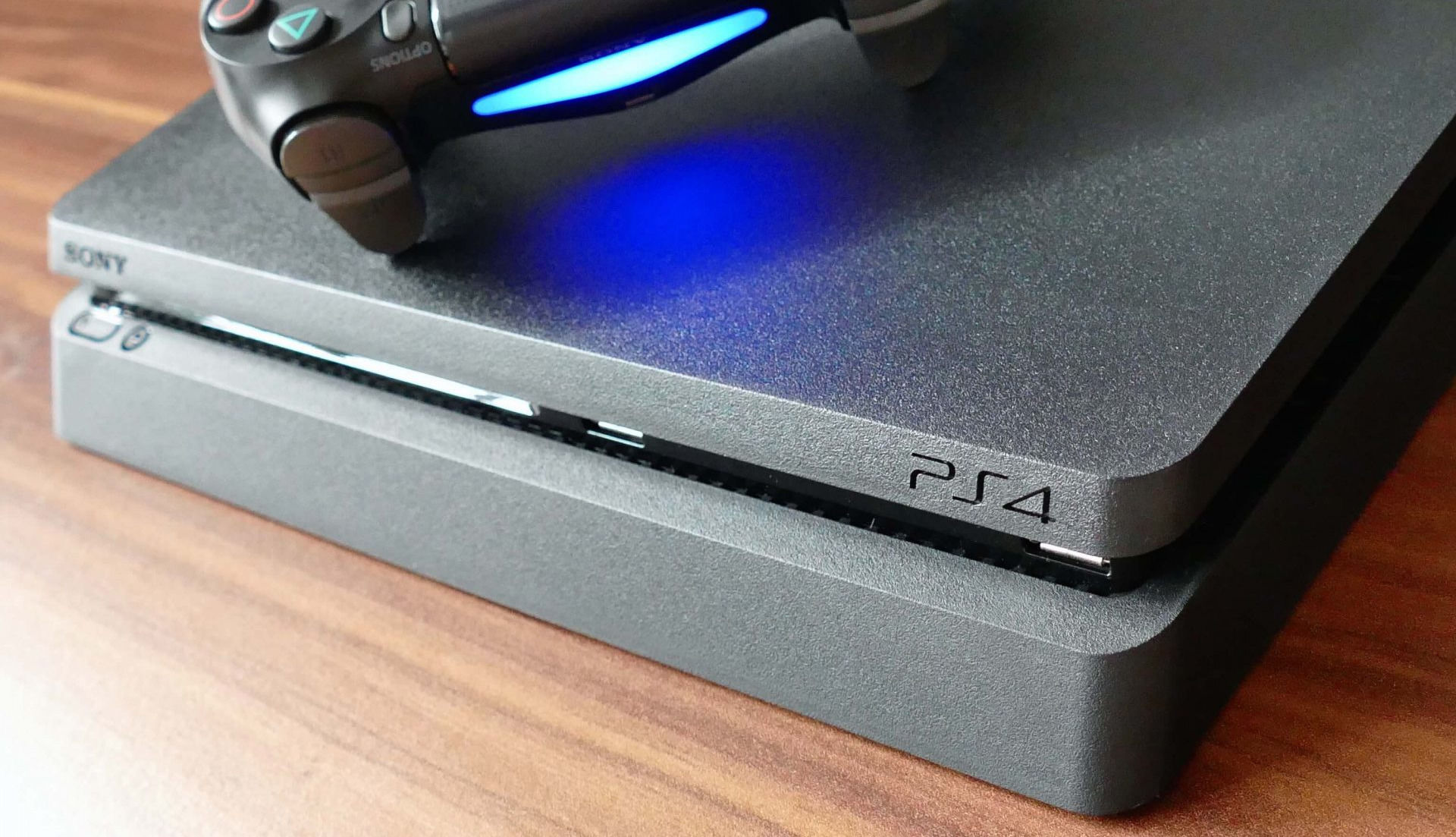 Консоль больше не запускается": Новая прошивка может вывести PS4 из строя,  игроки массово жалуются на проблемы | GameMAG