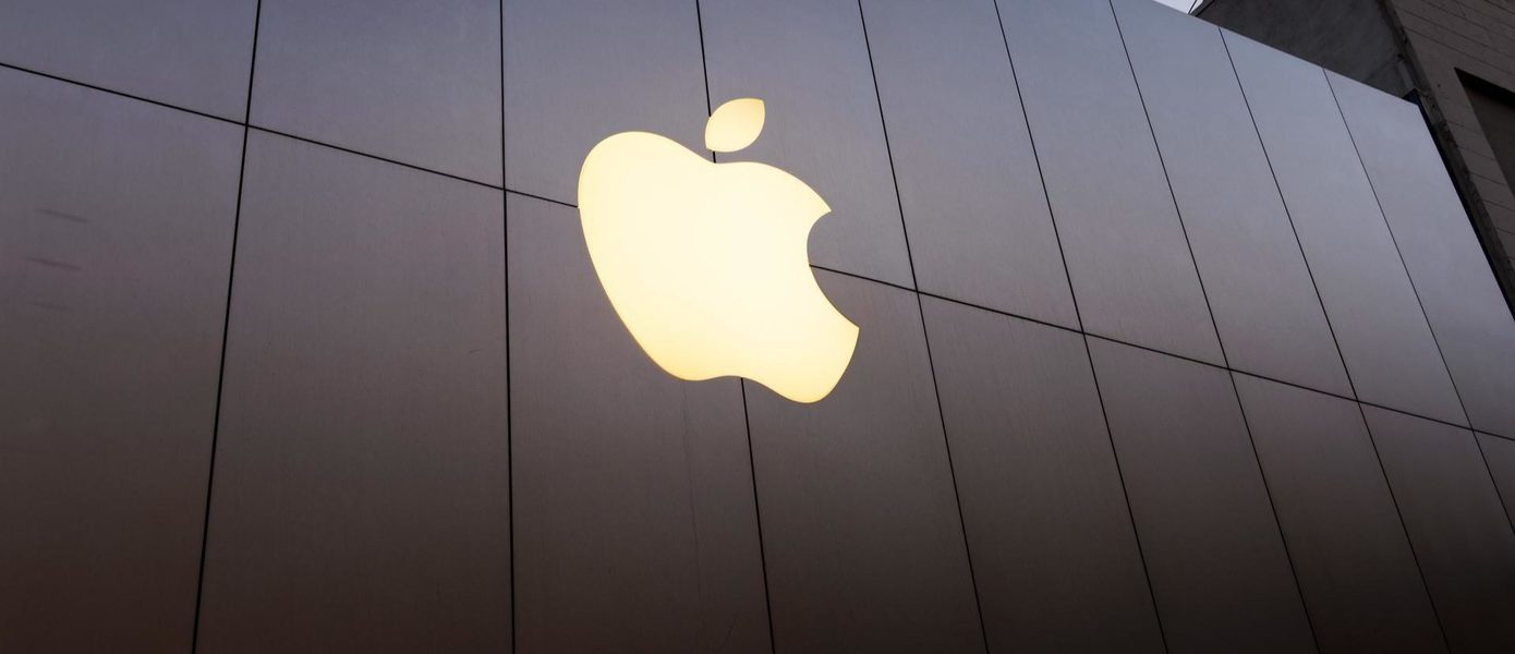 Эдвард Сноуден предупреждает об опасности со стороны Apple